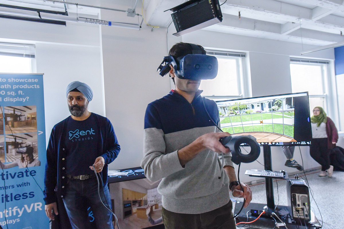 1871tech's tweet photo. We've got a full house here at the @vrarchicago meetup at 1871 tonight! @XentStudios is showcasing their #VR software designed for the K&amp;B industry. @TheBUNDLAR https://t.co/o3xKOrM3Eq