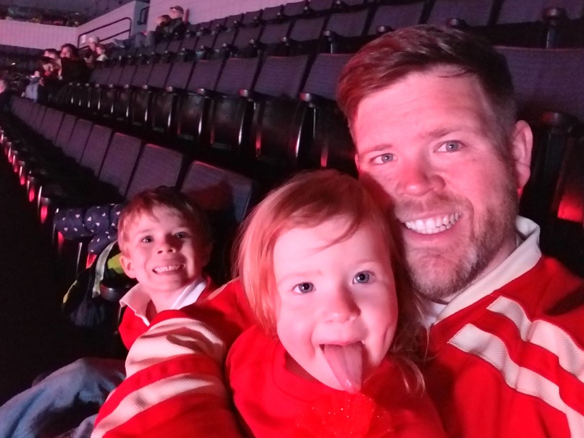 jemacken's tweet photo. Left Mom at home! #GoGRG #vanandelarena #ahlhockey #dadsoftwitter #thefamilythathockeystogether #caldercuppush #gogriffins https://t.co/USXjfsx4Ar
