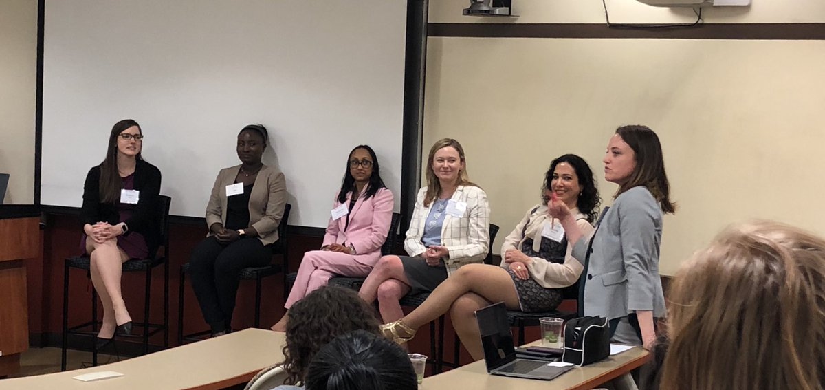 mkberberabe's tweet image. When women from @SmithSchool’s @SmithPTMBA @SmithMBA and @SmithEMBA current students and @SmithAlumni unite to meet prospective students, advice and encouragement flows freely! 👊🏼💪🏼👍🏼 #smithschool #mba #bschool