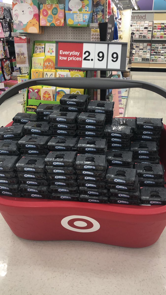 Who doesn’t need some GOT Oreos to munch on when watching the first episode of the last season!! #GOT #T1280 #oreos #snackfood <a href="/_KellyKrull_/">Kelly Trimble</a> <a href="/jackson1_jason/">Jay</a>