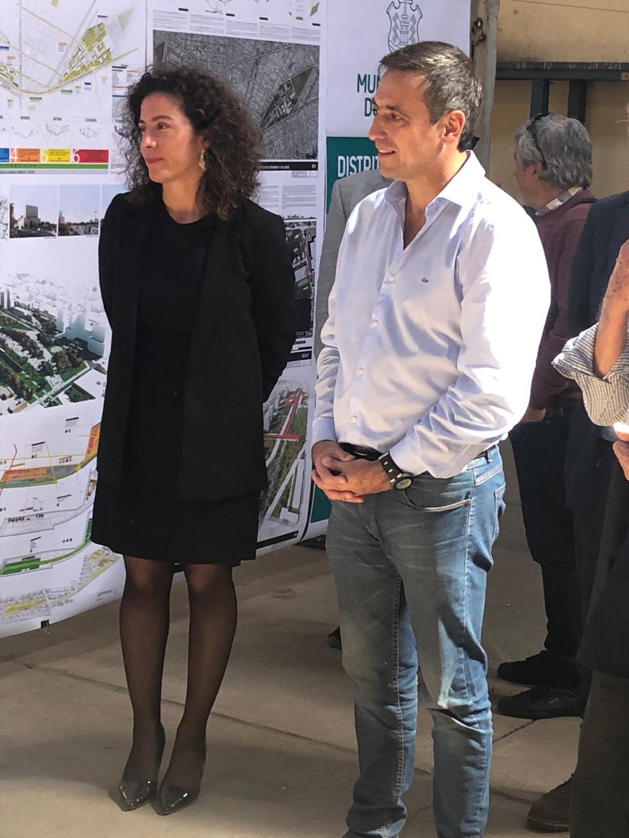 Leticiagomezjac's tweet photo. Un día histórico para nuestra ciudad, #DistritoCiudadano  comenzó a hacerse realidad con la construcción de un nuevo Parque Educativo, la sede del Concejo Deliberante y nuevos espacios verdes públicos. Resultados de la recuperación de los predios ferroviarios para los cordobeses. https://t.co/cDhDZ5RpmB