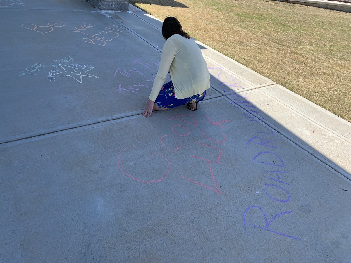FirstPaigePSE's tweet photo. PSE Teachers writing encouraging messages for our fabulous Roadrunners https://t.co/CuEQOCvWb0