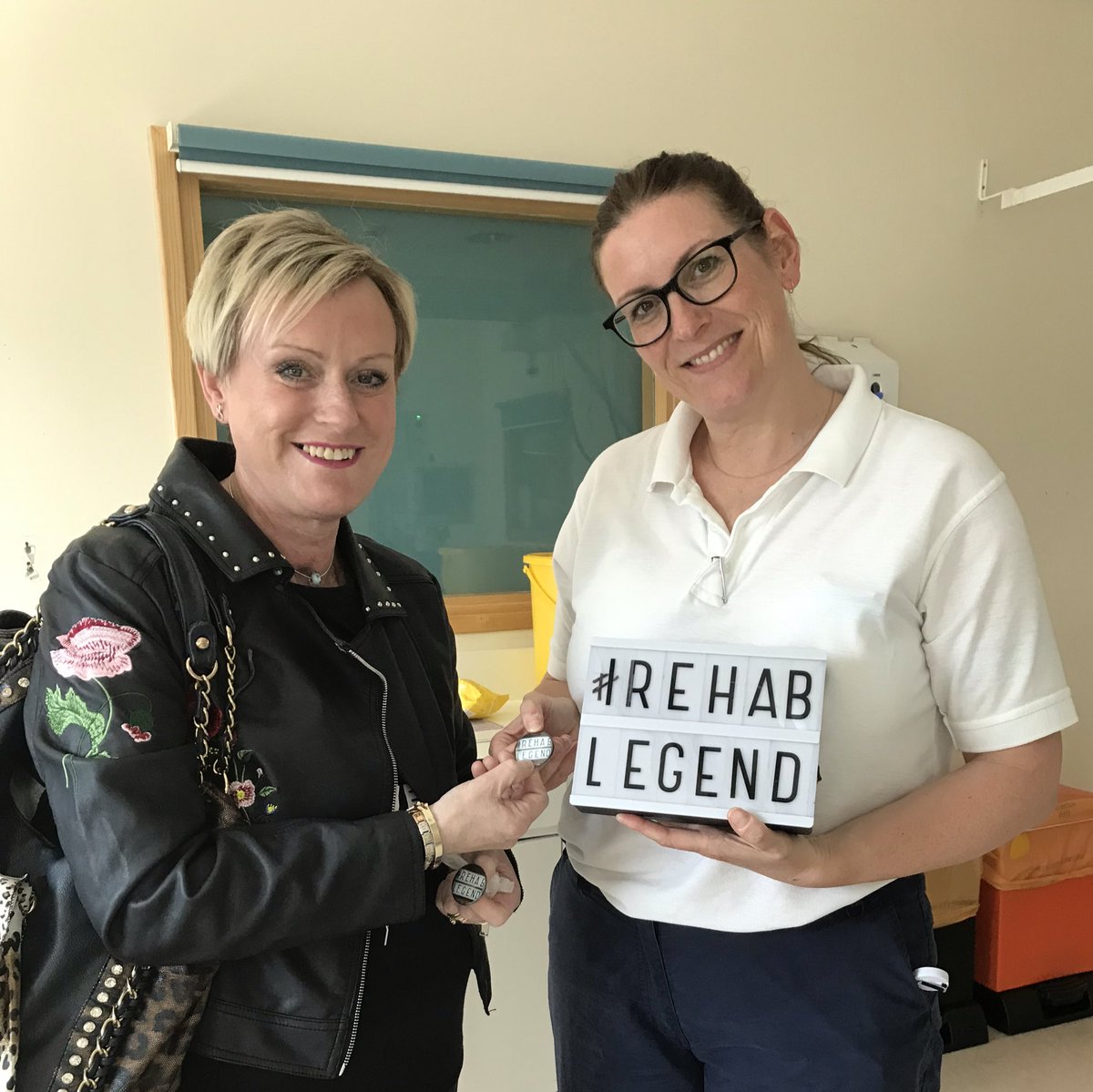 PlymouthICUReh1's tweet photo. Today Tracy awarded Julie one of our  fab physio team with her #rehablegend staff badge, “Julie helped me so much”. Thank u Tracy for coming back +completing  the circle, the whole MDT team were overwhelmed by ur progress. #rehablegend #PatientExperience #recoveryforall @UHP_NHS https://t.co/45N3idHsSS