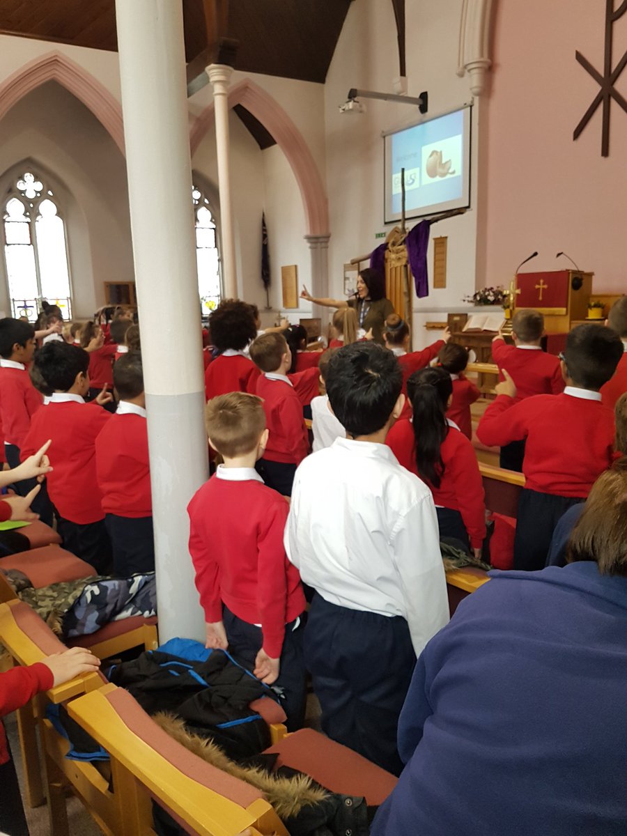 Y3GUPS's tweet photo. Another fantastic service to celebrate Easter. Da iawn blwyddyn 3! @GlanUskPS https://t.co/ccV7w7yMEd