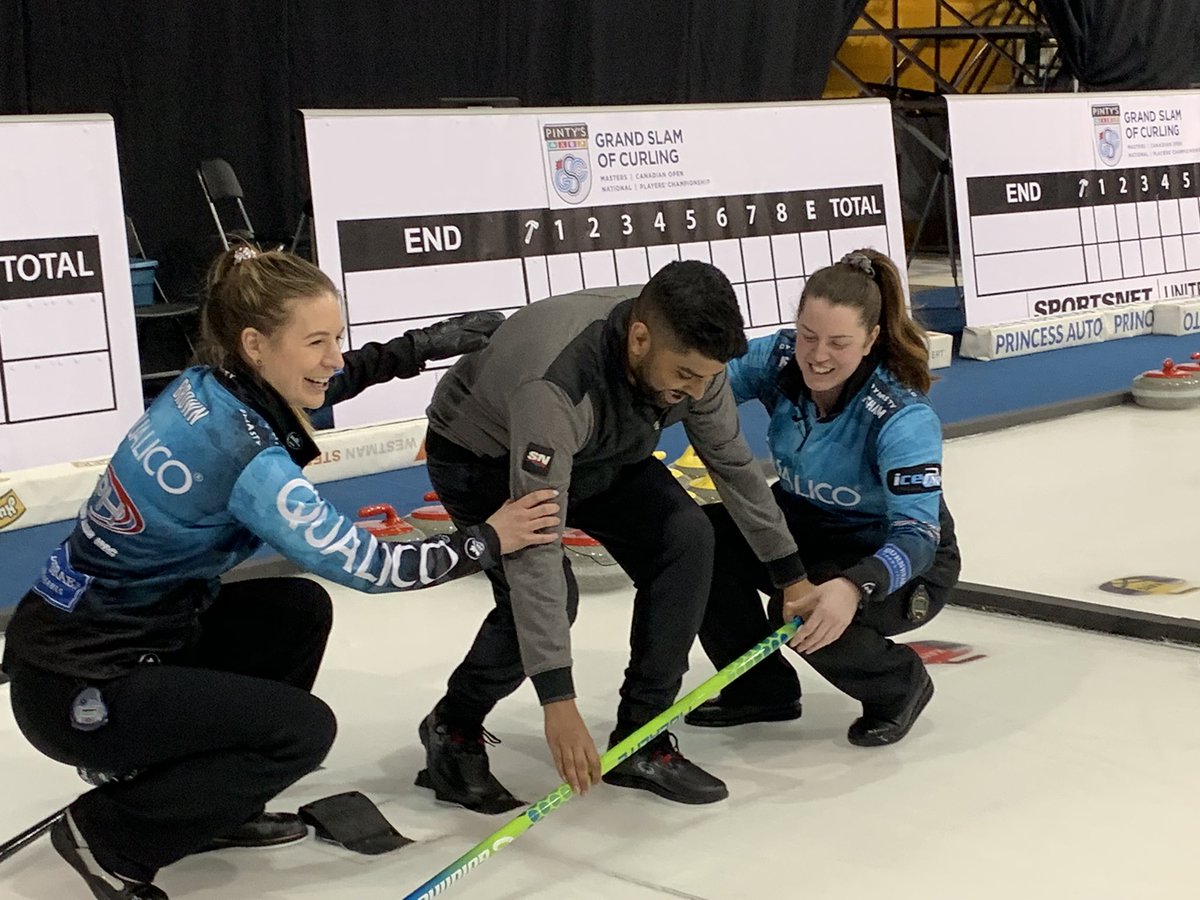 This is a really awesome moment. <a href="/SNFaizalKhamisa/">Faizal Khamisa</a> and I first met at the 2017 Brier in St. John’s. He’s been hooked on curling since. And today, he hits the ice in Toronto with members of <a href="/TeamCareyCurl/">Team Carey</a> and learns how to curl. Proud moment. #cbccurl <a href="/Sportsnet/">Sportsnet</a>