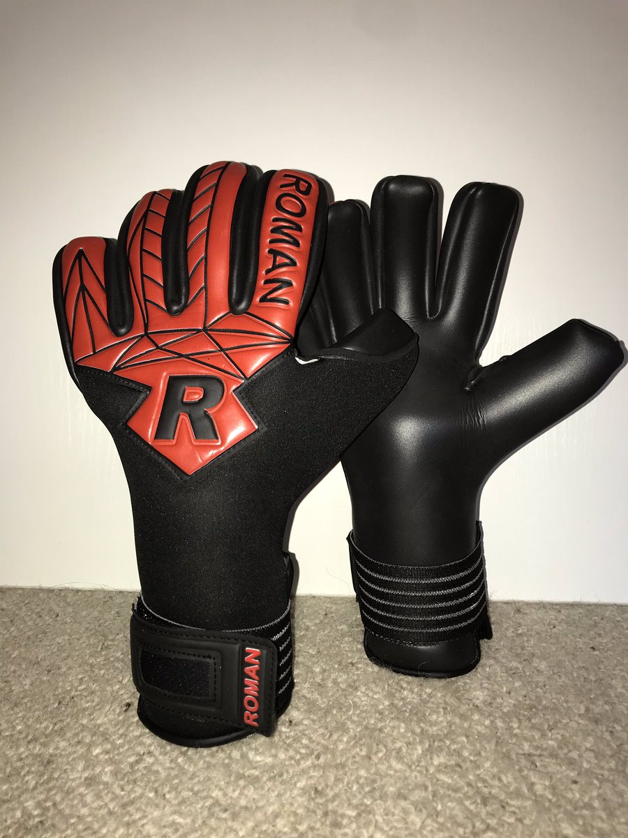 roman goalkeeper gloves