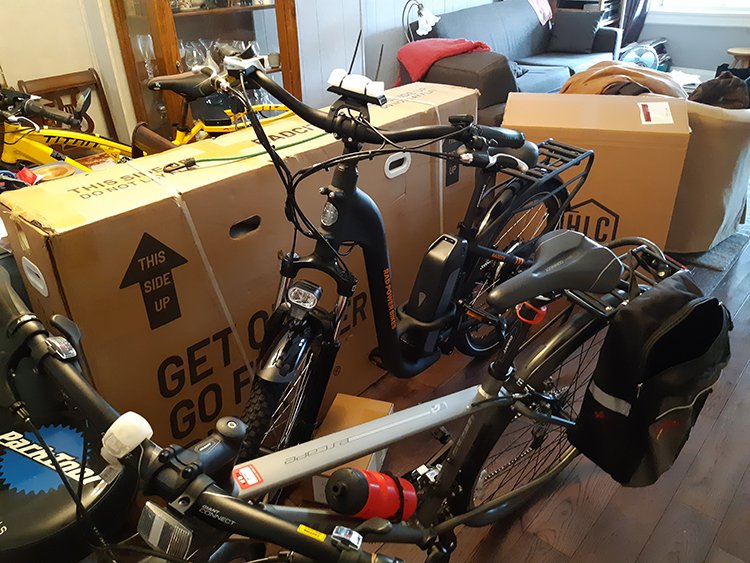 VelofixToronto's tweet photo. This is what spring looks like in a velofix household. #savetimeridemore #diningroomdecor #allaboutthebike https://t.co/9D36skJ39a