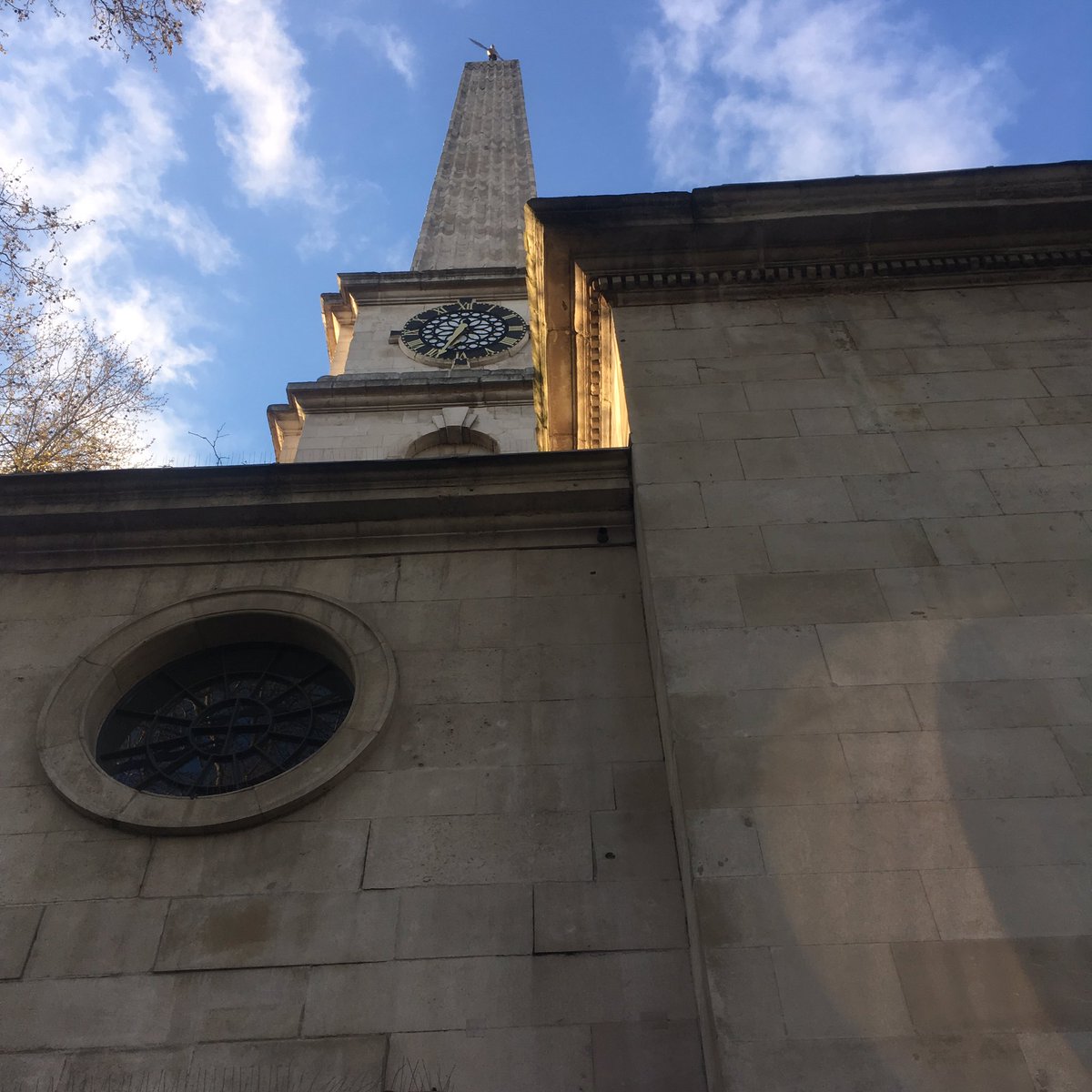 ElliottSandra's tweet photo. Great venue for the @gdnuniawards Finger crosses for #Leadingwomen @UoLondon https://t.co/E7W3PkoJ43