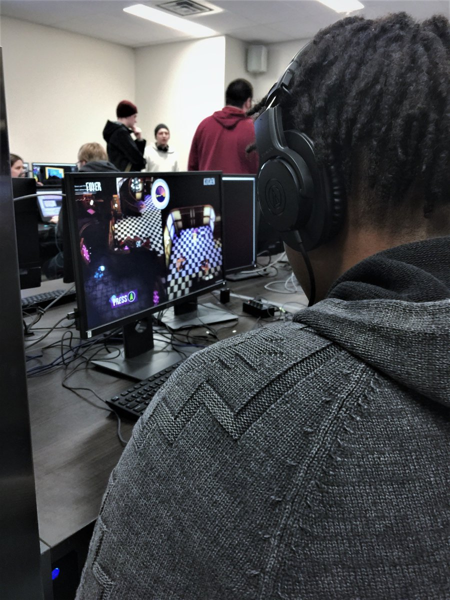 expresso_games's tweet image. Here are some of the pictures taken at our playtesting event last week! It went particularly well thanks to @BrockuCDH and all the lovely playtesters who showed up to give #BadManors a try! Thanks again to everyone who was involved and to all those who came to say hi 👻