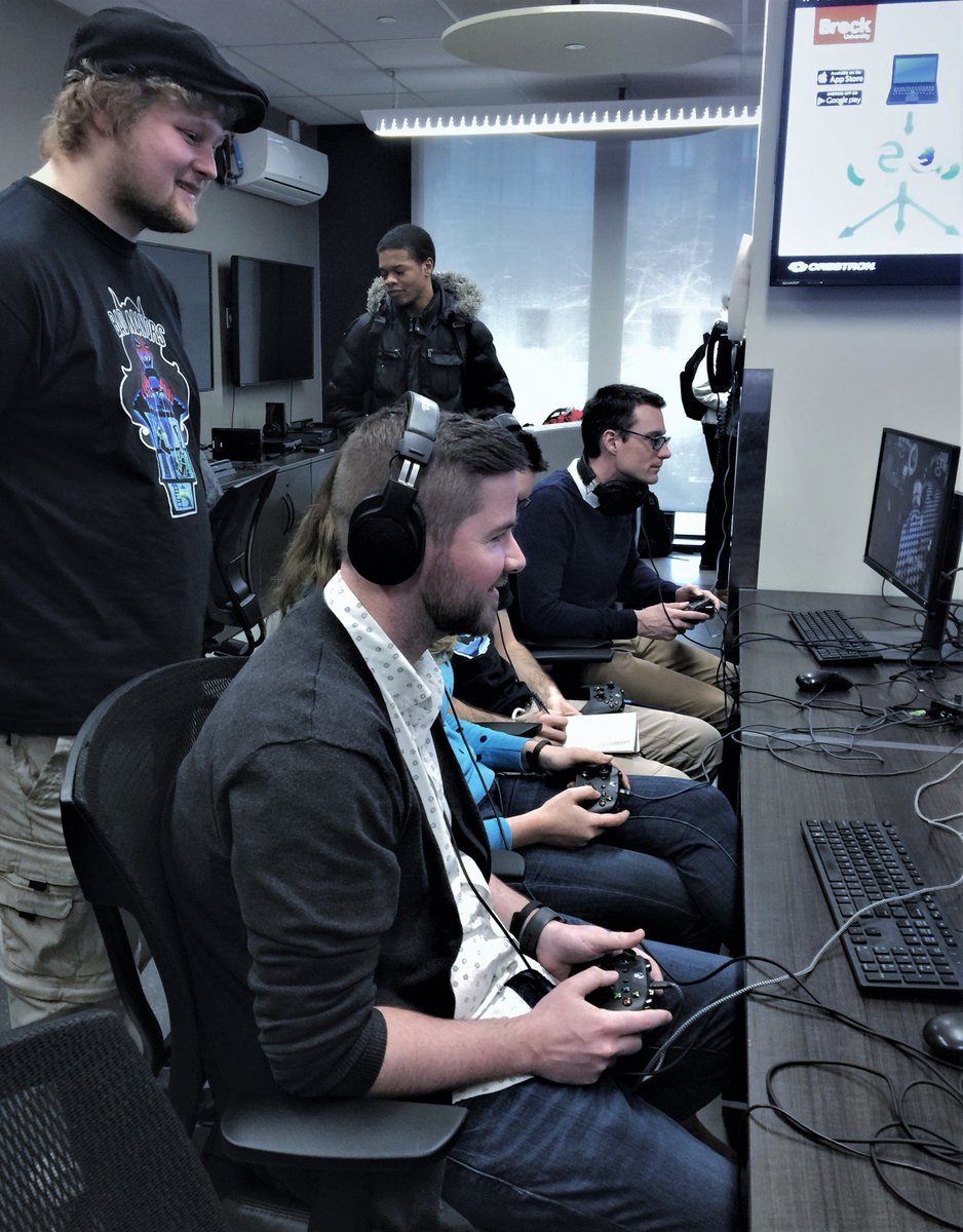 expresso_games's tweet image. Here are some of the pictures taken at our playtesting event last week! It went particularly well thanks to @BrockuCDH and all the lovely playtesters who showed up to give #BadManors a try! Thanks again to everyone who was involved and to all those who came to say hi 👻