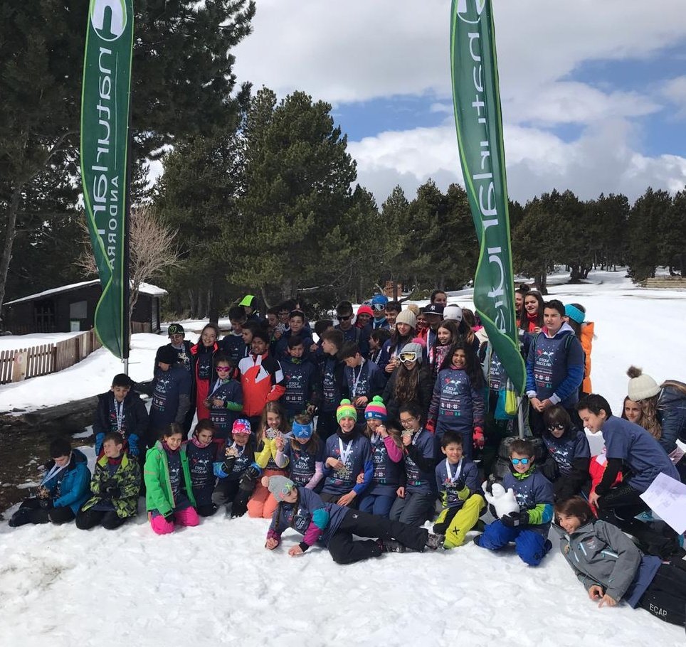 SantErmengol's tweet photo. Avui s'ha realitzat l'eslàlom del Campionat d'Esquí Escolar en la Categoria de 12 a 14 anys al Tarter. També a Naturlàndia amb la modalitat d'esquí de fons.
#cursa #podis #bonambient #granparticipació 
@Naturlandia @grandvalira @GovernAndorra https://t.co/LJoss455Tv