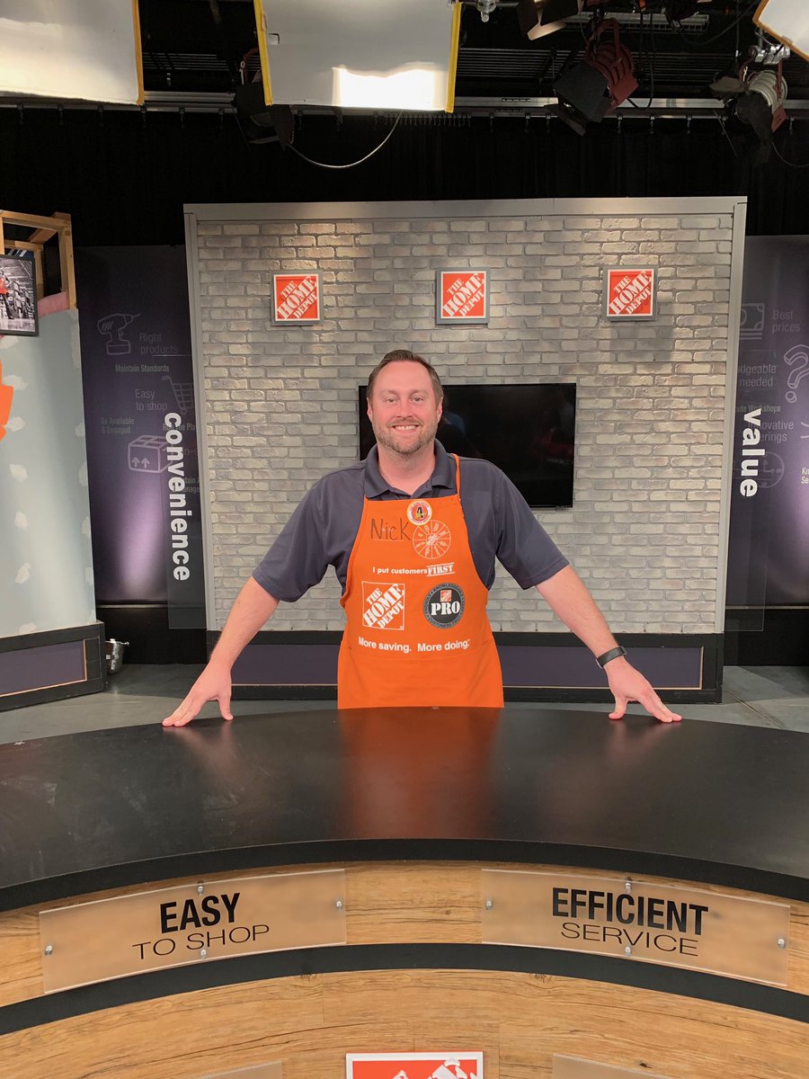 NFilantresTHD's tweet photo. Great day visiting @HDTVDave  and the studio with the 2nd ever Selling Depot Class today! https://t.co/EjurDZvxiH