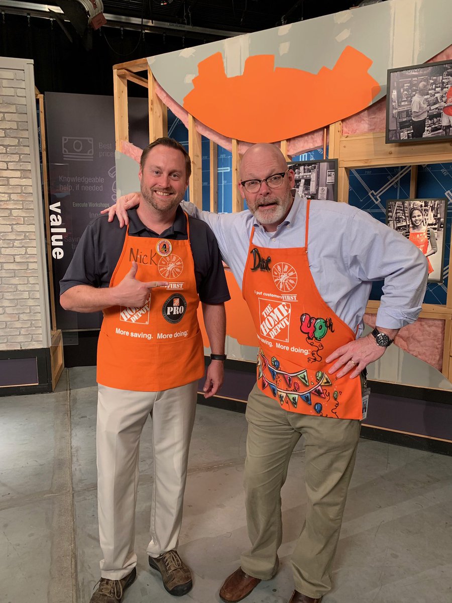 NFilantresTHD's tweet photo. Great day visiting @HDTVDave  and the studio with the 2nd ever Selling Depot Class today! https://t.co/EjurDZvxiH