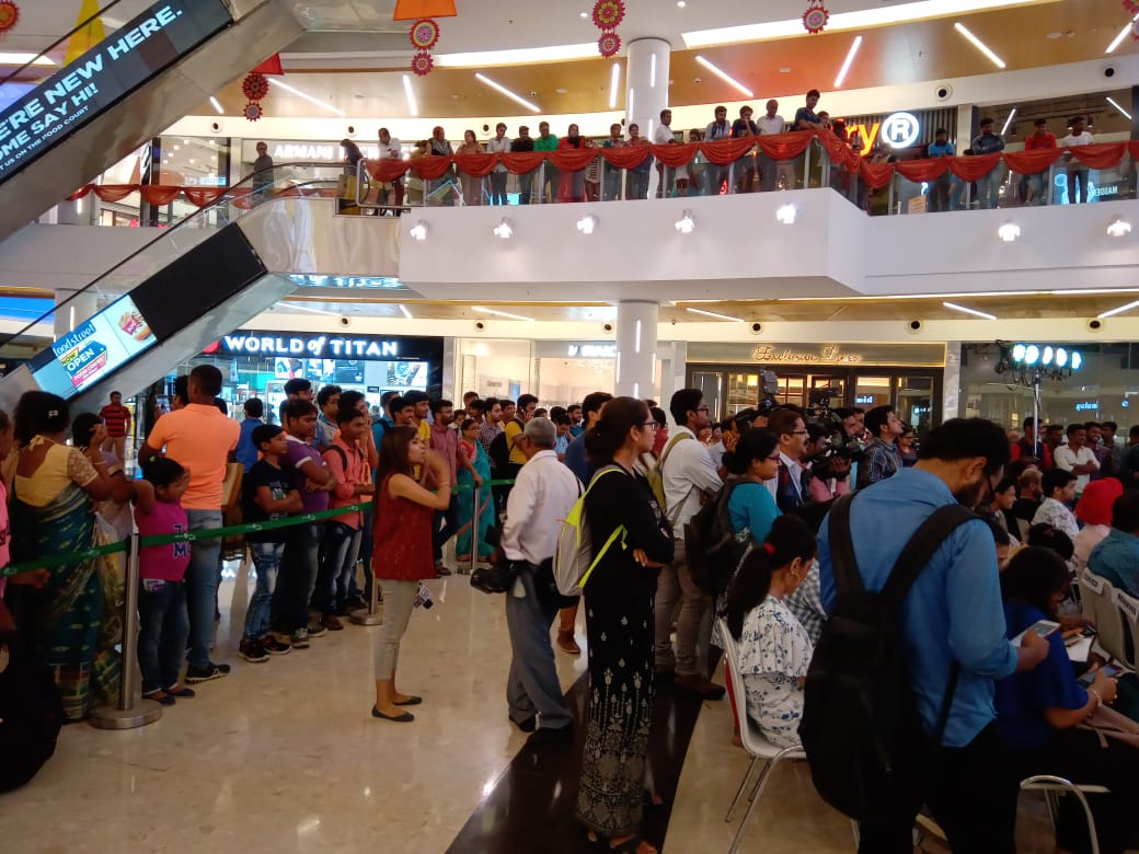 MonisankarDutta's tweet photo. Awesome Moment... 10th April #Trailer_launch program #jyeshthoputro .. Audience very excited ..at #south_city_Mall.... Tolly icon #bumba_da always great .. #Team_PFC https://t.co/zwjnupwpox