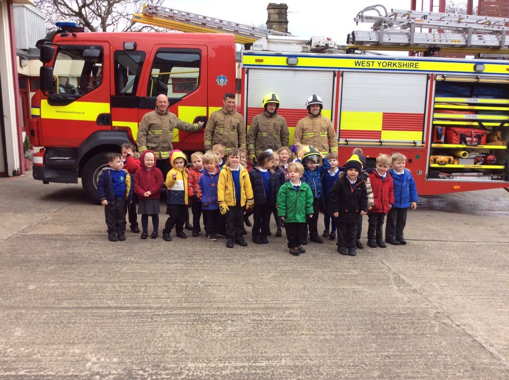 battyefordEY's tweet photo. Nursery children had a fabulous time visiting the Mirfield Fire Station as part of our People Who Help Us topic. We have a lot of children who want to be firefighters now!! Thank you @rick_rickgordon @WYFRS @Battyeford https://t.co/6Sq1FklSz0