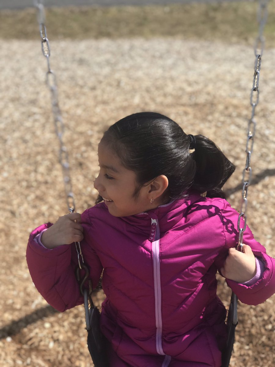 MrsMentnech's tweet photo. My 1st graders are so excited about the warmer weather finally! #MonticelloRocks @RutherfordWay https://t.co/SMaa0RsS7b