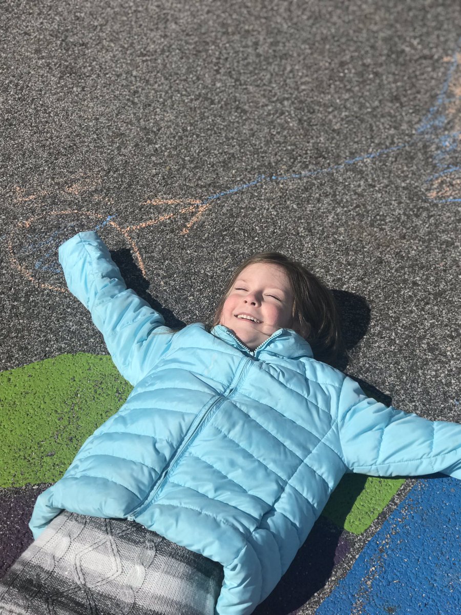 MrsMentnech's tweet photo. My 1st graders are so excited about the warmer weather finally! #MonticelloRocks @RutherfordWay https://t.co/SMaa0RsS7b