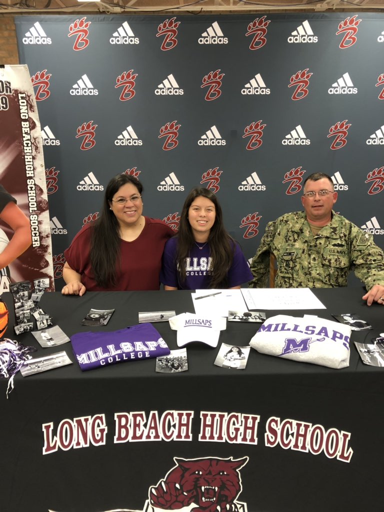 Senior defender Kayla Bush signs with Millsaps to play soccer for the next 4 years!! <a href="/MajorAthletics/">Millsaps College Athletics</a>