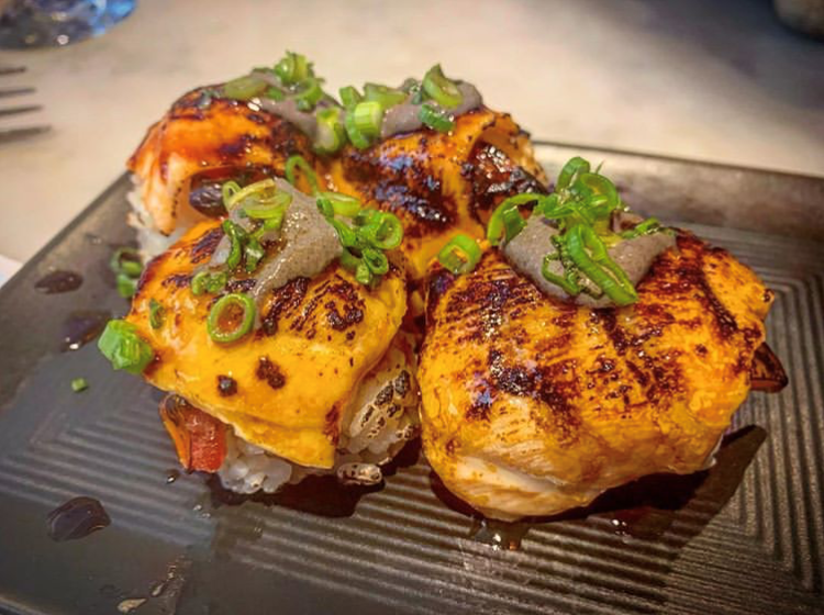 Torched Salmon Belly with tomato, tahini, sushi rice, green onion. PC <a href="/__ayuu__/">あゆちゃん</a>