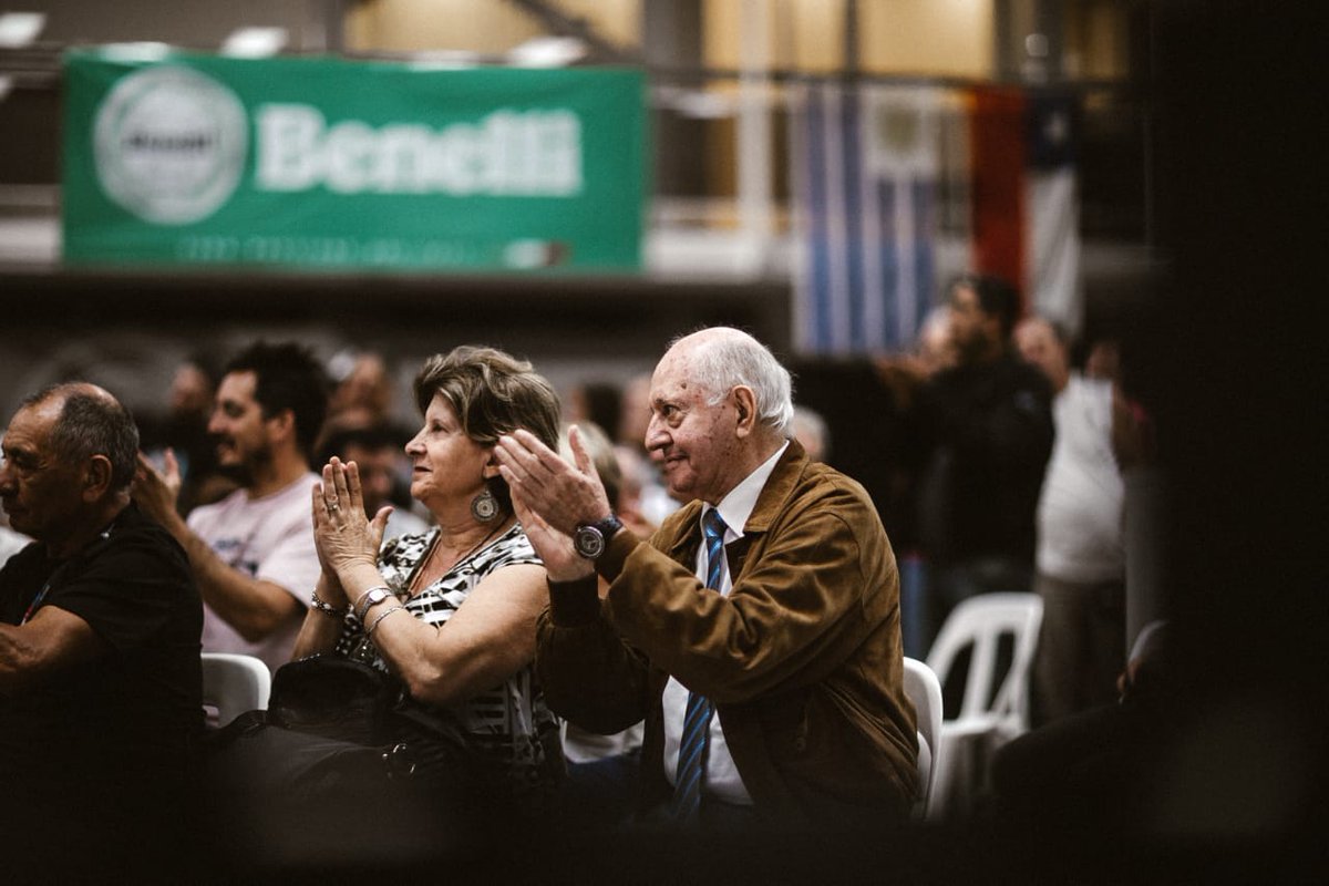 MoreaGustavo's tweet photo. Qué placer recordar cómo fue la #BenelliWeek. Un orgullo haber podido dar una charla contando con toda esa audiencia que incluyó al gran Chiche Caldarella y Vittorio Zitto, el primero en manejar una Ducati desmodrómica.
#Benelli #Motos @BenelliArg https://t.co/xWV4UTXCgq