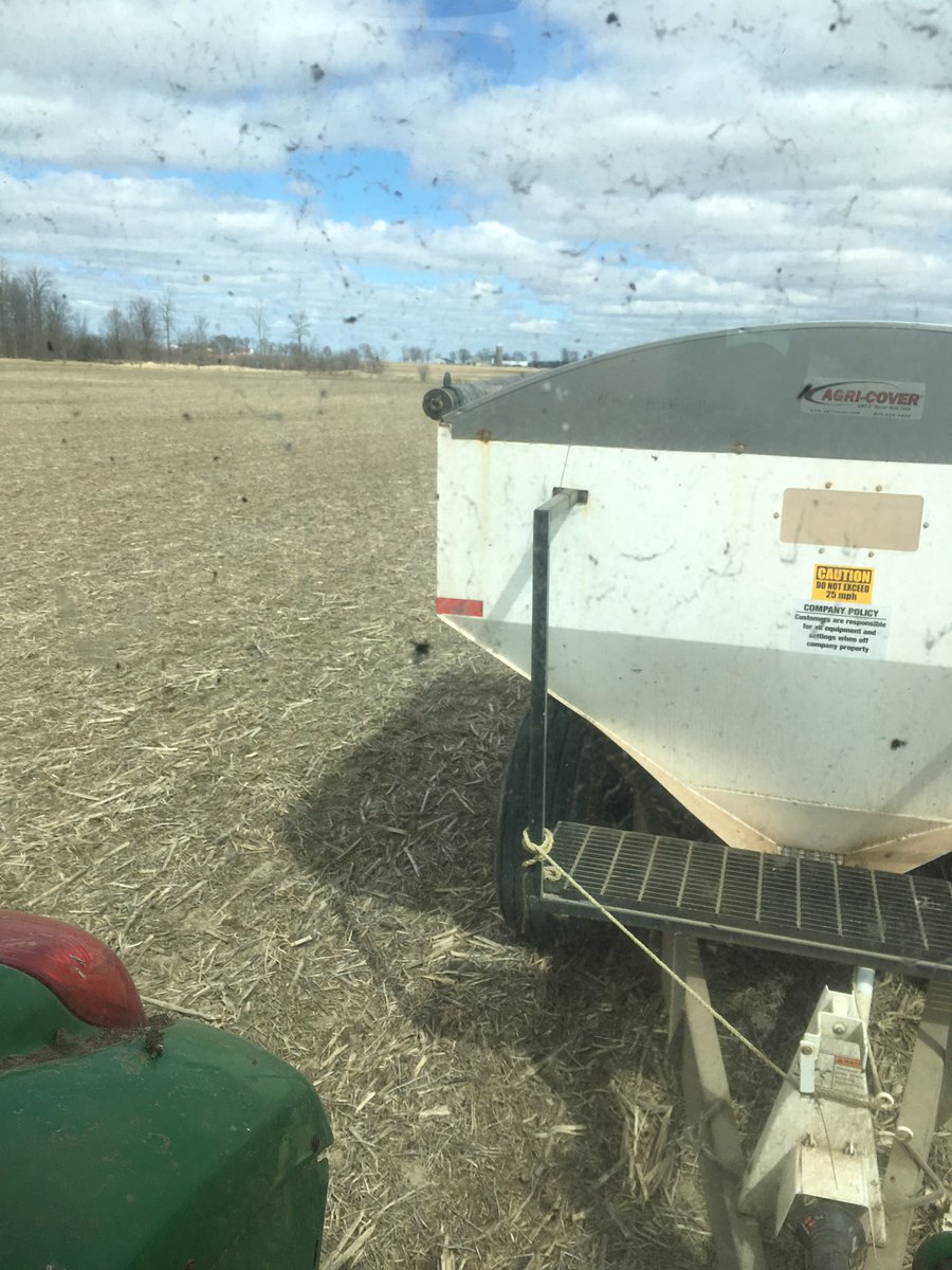GrootFarmandR's tweet photo. Finally able to get back out and finish this job. #gowheat https://t.co/AnYSaUSKKv