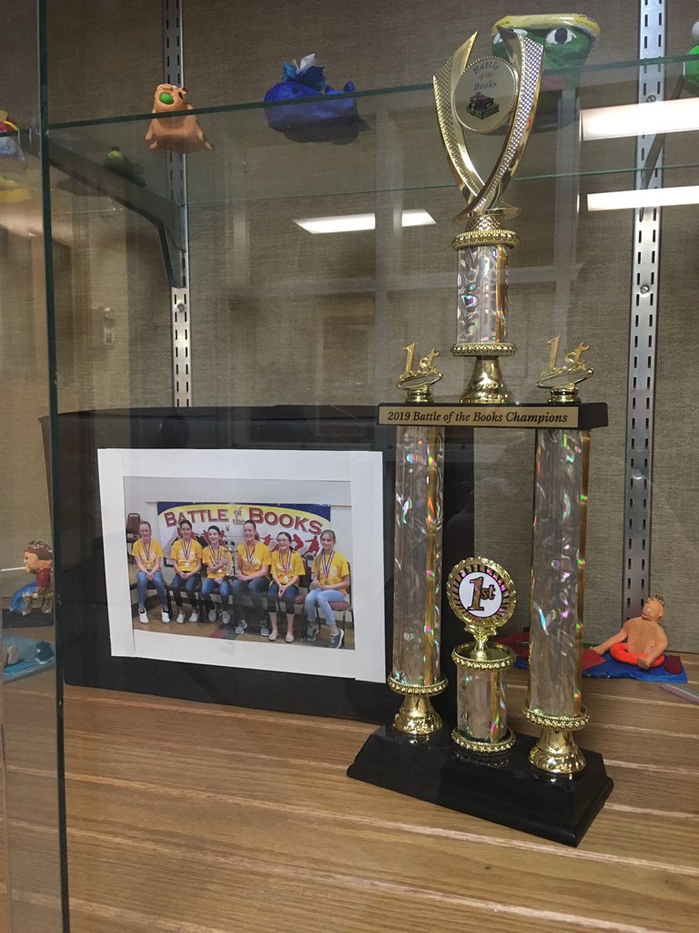 WayneTraceSRO's tweet photo. #wednesdayweekinreview
@WT_Softball softball win Cancer Class tourney!
@COSI visits @trace_wayne and Mr Manz talks about burps, farts and pee (in a scientific sort of way) #funnyscience
Grover Hill Elem wins the County Battle of the Books and put on an amazing Spring play! https://t.co/3ywSQS0A87