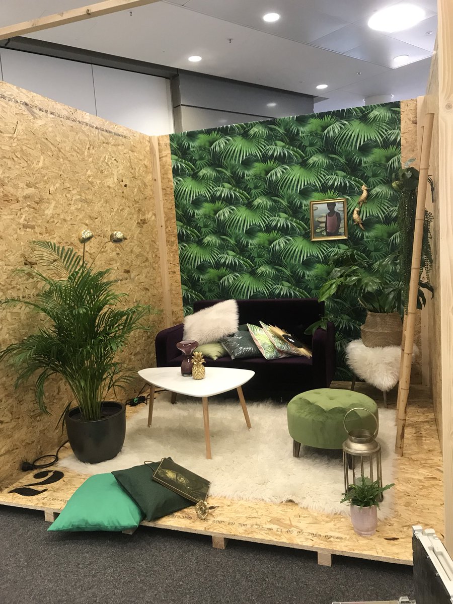 SyntaxSystemsDE's tweet photo. #CID19 #FITde Customer Innovation Day 2019 Making-of: hier wird noch fleißig für morgen gewerkelt 👷🏼♀️👷🏼♂️ https://t.co/6ZbcZjPF7n