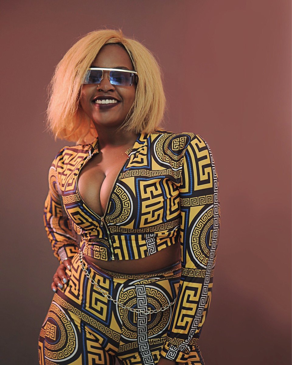 deejaysashaug's tweet photo. Say yes to new adventures😍😋.
.
.
.
.
.
#femaledj #djlifestyle #uganda 
#femaledjsdoitbetter #musiclover https://t.co/oJXRCyehd6