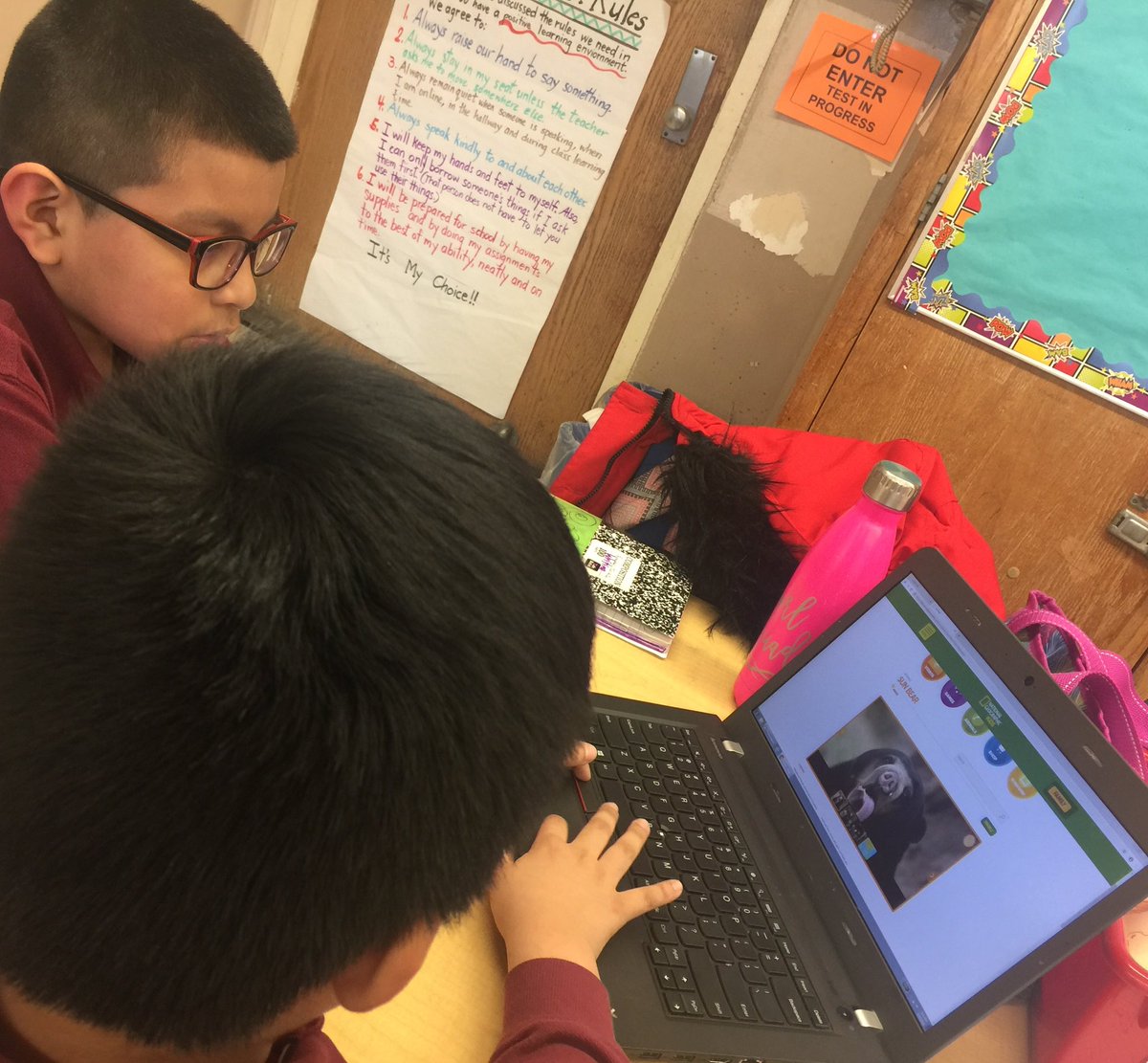 DualLanguage308's tweet photo. Our Writing About Research unit is off to a great start. Researchers watch videos on their animals and write notes on their observations #76learns #TCRWP https://t.co/hQE2FTODsq