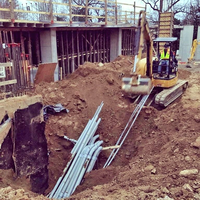 InfoLeworkforce's tweet image. LEW AT WORK! Installing underground pipes, #DowntownAtlanta construction job.  

Have a productive afternoon everyone!
#Electrician #AtWork