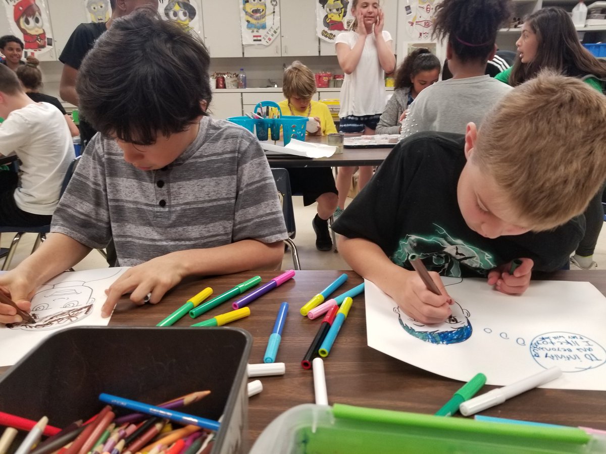 We love Art!! Thanks Mrs.Holder😊
<a href="/BearCreekElem/">Bear Creek</a> @sarikajh1 #teambce