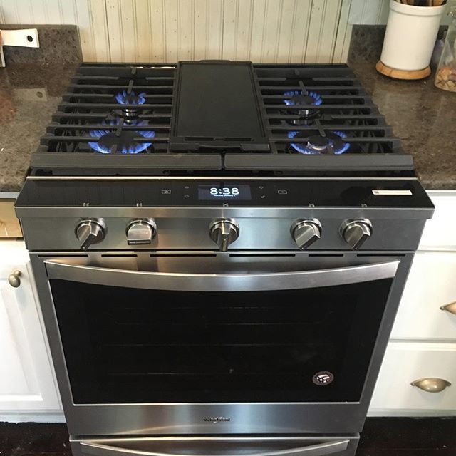 ABitofTLCblog's tweet photo. 🔥🔥🔥 Y’all. I am SO excited! 🙌🏼 #adulting means acting like a kid at Christmas over new gas lines and appliances 😂 https://t.co/JHpWFZ8x3Y https://t.co/fsDKYNXXx3