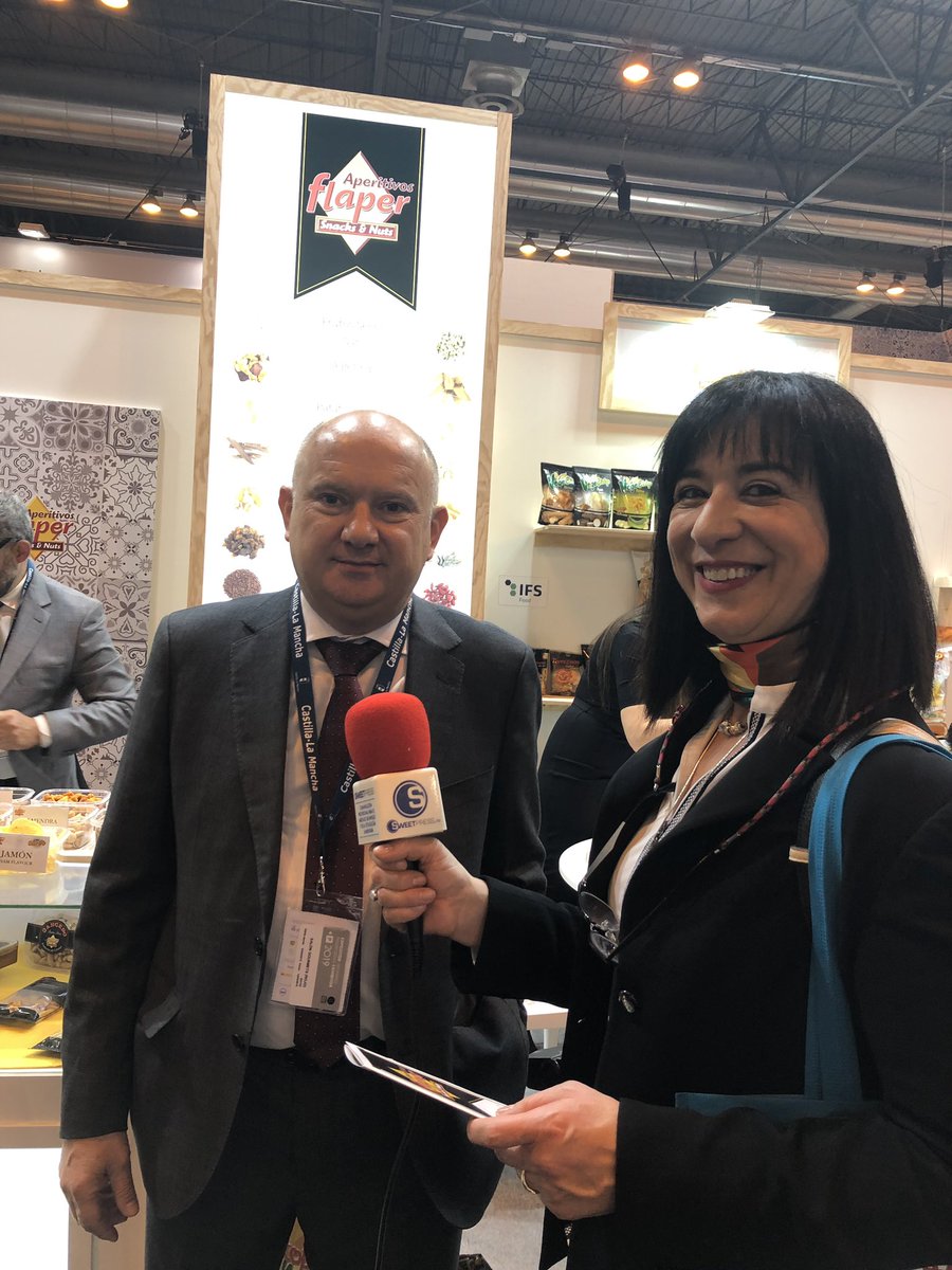 LolaFPaniagua's tweet image. @SalonGourmets #SG19 es una de las ferias donde encontramos a @ApFlaper con sus #vegechips entre otras delicias de aperitivo