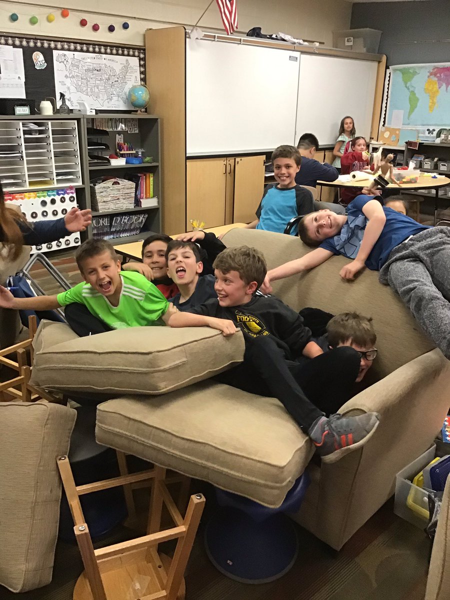 SenoraTurner28's tweet photo. When your students earn a free day in Spanish and you tell them no computers allowed...a giant game of “lava” ensues! @MsScottSays @GreenbriarD28 #tlc28 #innovate28 https://t.co/0AEFpAcsw9