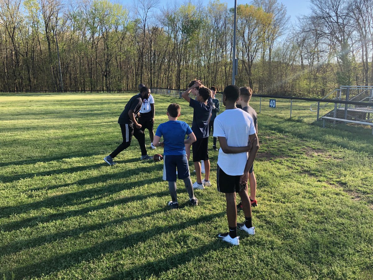 CAFootBall2018's tweet photo. Great turnout for our first free middle school camp! Thanks to all who came out! Don’t miss our  free camp Tuesday April 23rd! https://t.co/pAFHTIsVKY