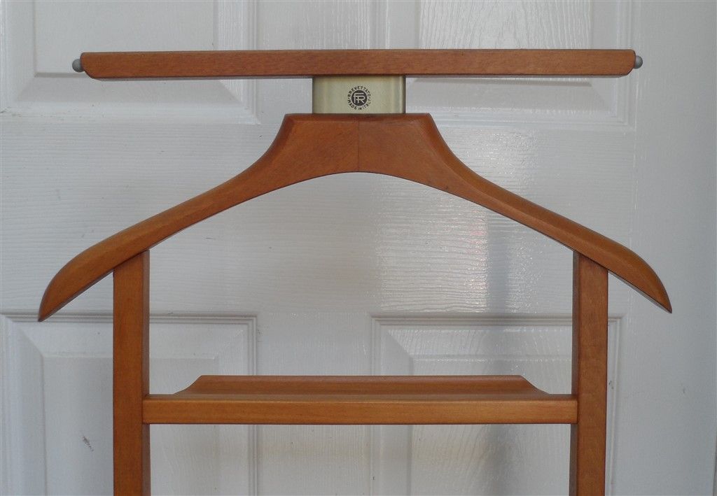 retonthenet's tweet photo. Vintage Mid Century Italian Brevettato Clothes Valet Butler Stand Fratelli Reguitti Suit Dress Boy https://t.co/u57xtOs2Ie #vintageshowandsell #ClothesValet #vintageshop https://t.co/NvLkDjcWDj