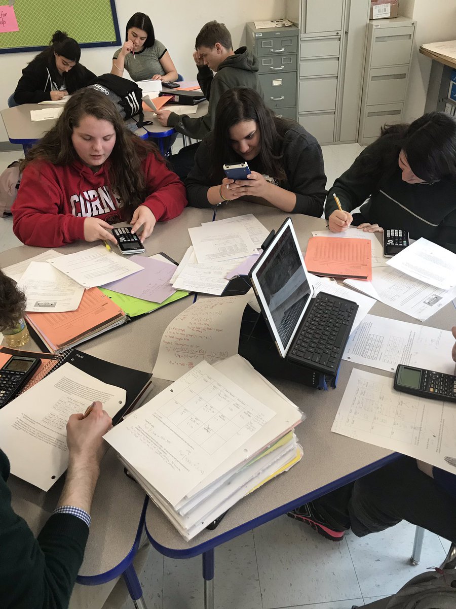 erin_everson's tweet photo. I love ending my day with these hardworking students! https://t.co/uoFWUoSz9F