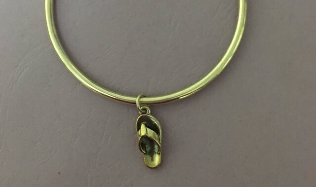 247LovingLife's tweet photo. #etsyshop #JamesAvery #Sterling #Silver #Vintage #Frogs πΈ #LilyPads #ListMyEtsy #Bracelets β₯οΈ #etsyseller #Collectables #Heirloom #jewelry #cutenessOVERLOAD π#linkbracelets #silverjewelry #vintagejewelry #lilypads #jamesavery #sterlingsilver #toads πΈ https://t.co/uWYcUWJslC https://t.co/2XnbuTX4ja