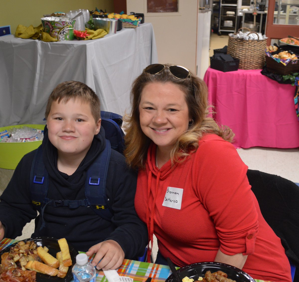 LowerSchoolWS's tweet photo. We started the day in one of the best ways possible with our annual Mornings with Mom breakfast! Thank you to all the parents who came out this morning. Be on the lookout for an email next week with a link to all of the photos! #gratefulforwoodlynde #parentcommunity https://t.co/UWAuC57OpH