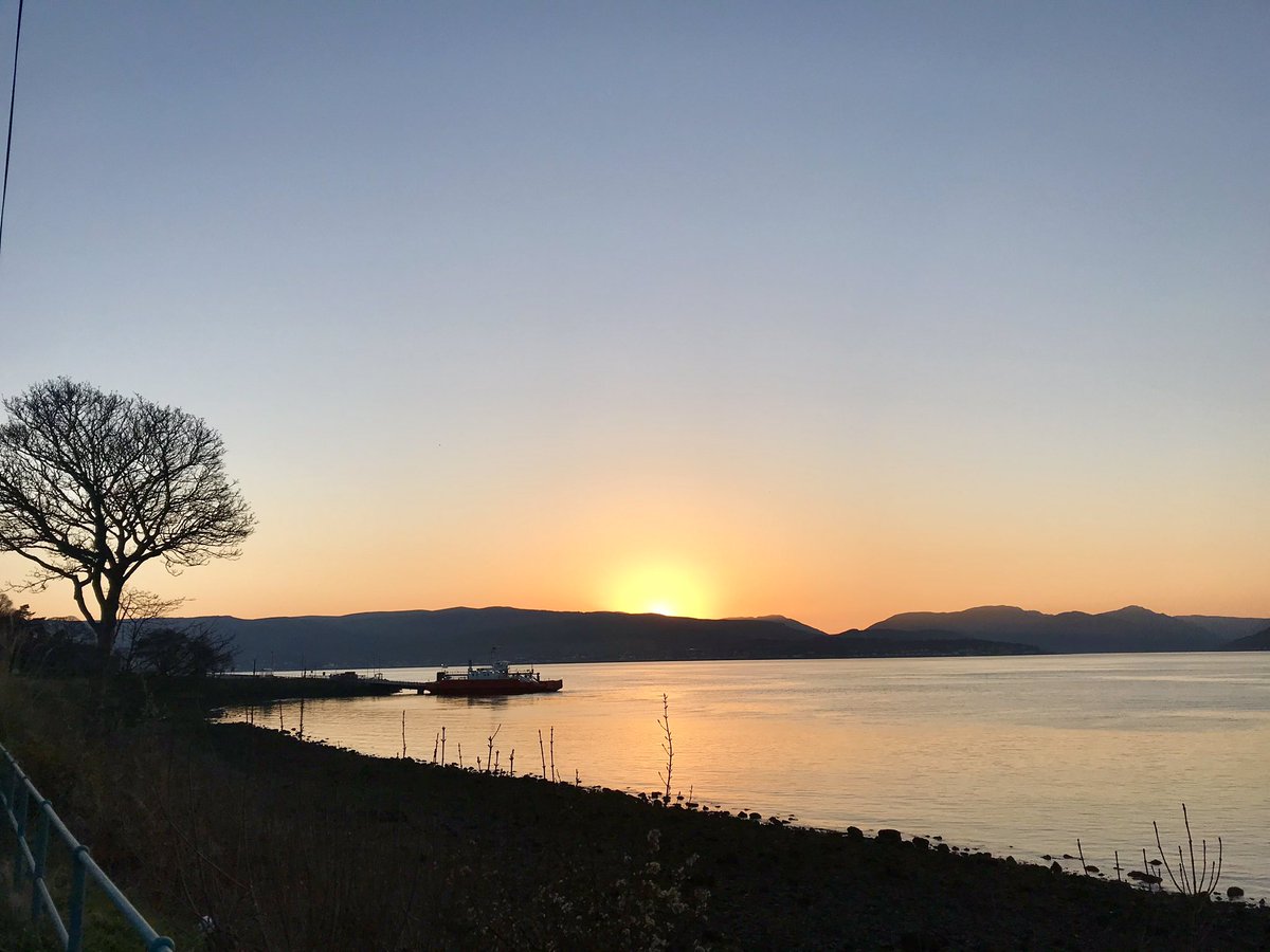 smcw2005's tweet photo. “Coined there among
Lonely horizontals
You exist openly.
Our needs hourly
Climb and return like angels.
Unclosing like a hand,
You give for ever.”

#Larkin #Solar #ScottishSunset https://t.co/uAfkWcn9ft