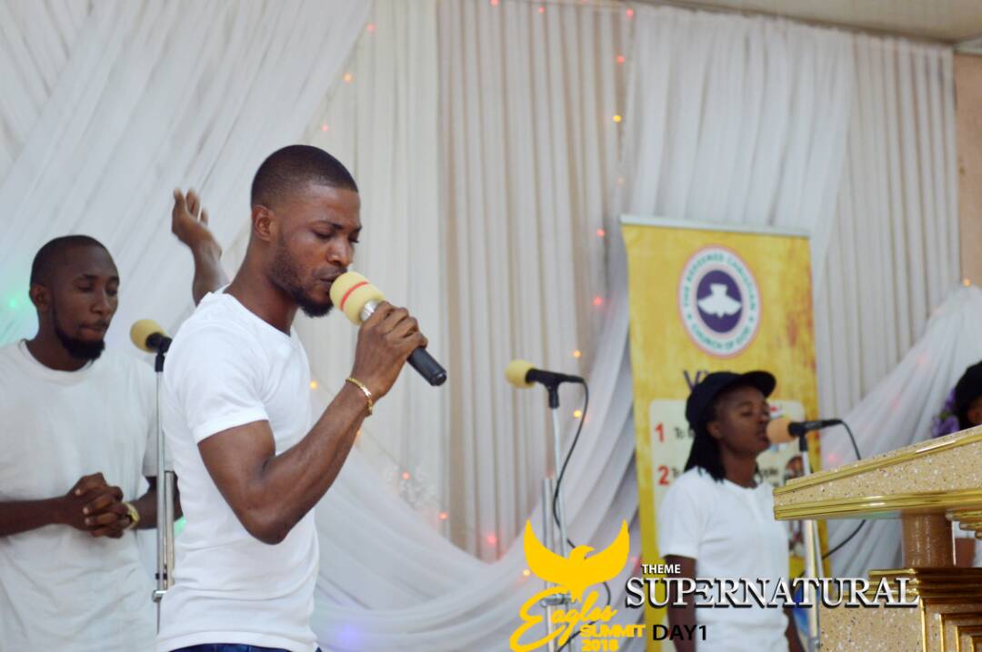 aleximpactpraiz's tweet photo. #RccgAbia3
#EaglesSummit
#TheSupernatural
#AlexImpact https://t.co/AVzpqdeHj2