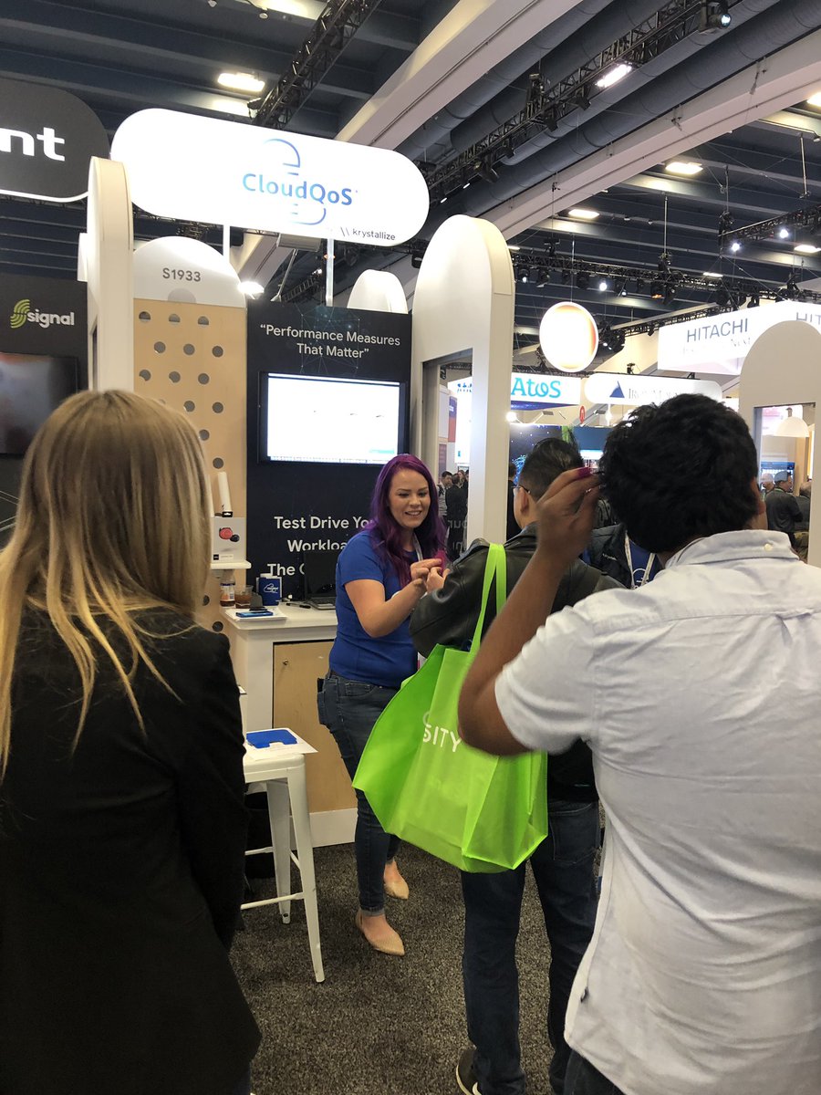 KrystallizeTech's tweet image. The crowd is growing! Who will walk away with a new pair of headphones?  #gcp #GoogleNEXT19 #cloudqos