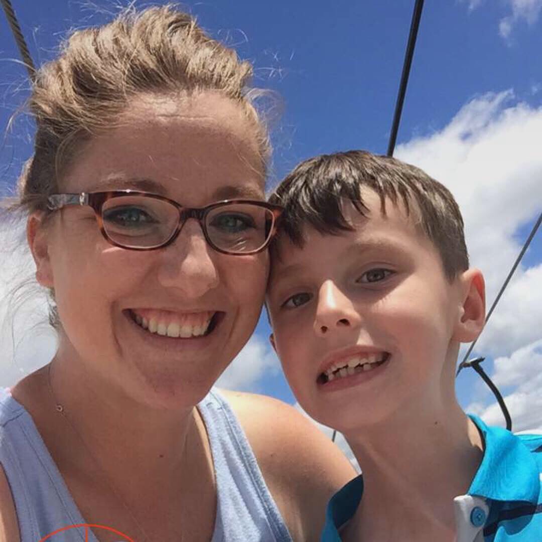 tif_fuh_ni's tweet photo. Even though life has moved us 1500 miles apart, our hearts are still connected. She’s my best friend and the absolute best Auntie I could ever ask for my kids. I miss you, we’ll see you soon
#NationalSiblingsDay
#SiblingsDays
#Siblings
#LittleSister https://t.co/xwihoCbdsK
