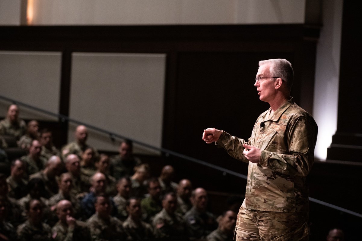 thejointstaff's tweet photo. #WednesdayWisdom from #GenSelva on #leadership: "Teaching leadership is a little bit about baring your soul. Itโs a little bit about admitting your weaknesses. Itโs a little bit about helping other people discover theirs & itโs certainly about motivating them to overcome them." https://t.co/cSiNWQrgEl