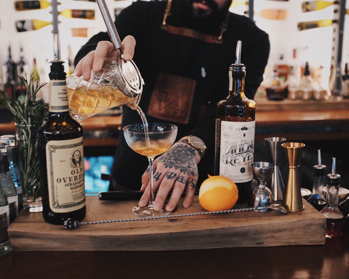 dilworthtr's tweet photo. When Wednesday rolls around, we drink whiskey at DTR! ๐ฅ ... Come by and join us for $25 whiskey/bourbon flights! Japanese highballs are all half price. #whiskey #cltdrinks #food #cltwine #igers #topfoodnews #cltfoodie #cltnoms #cltlately #cltagenda ๐ท: @chadisrad https://t.co/AptalMTIQE