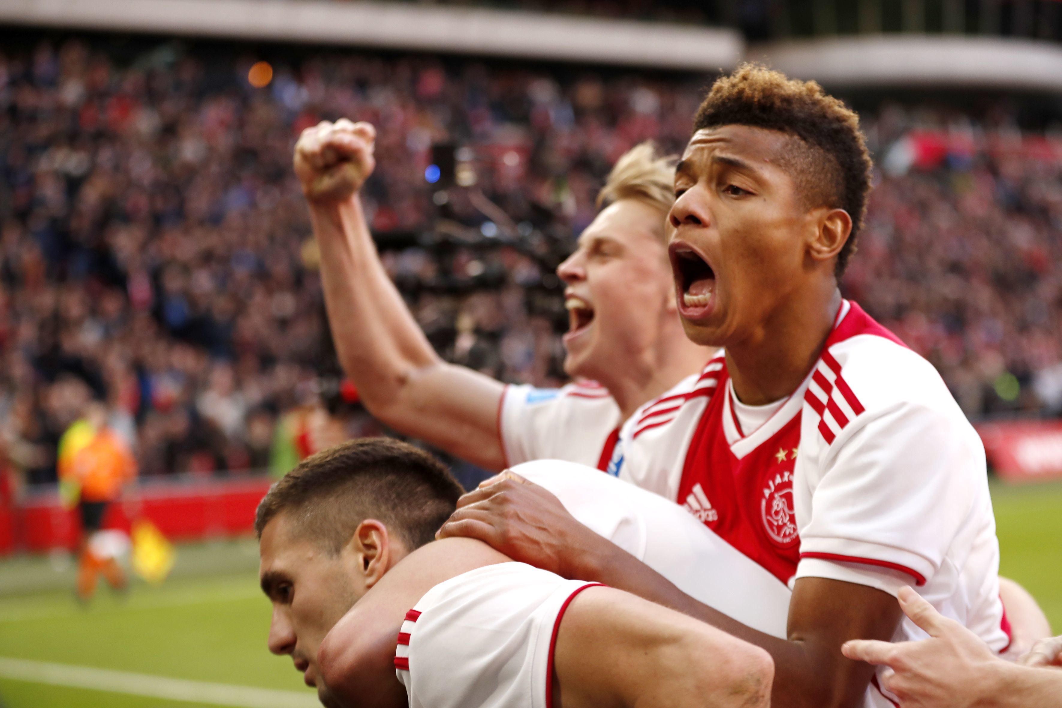 Squawka Live on X: David Neres' goal in the first minute on injury time  crowned Ajax KNVB Cup champions after a 2-1 win against Vitesse. 🏆   / X