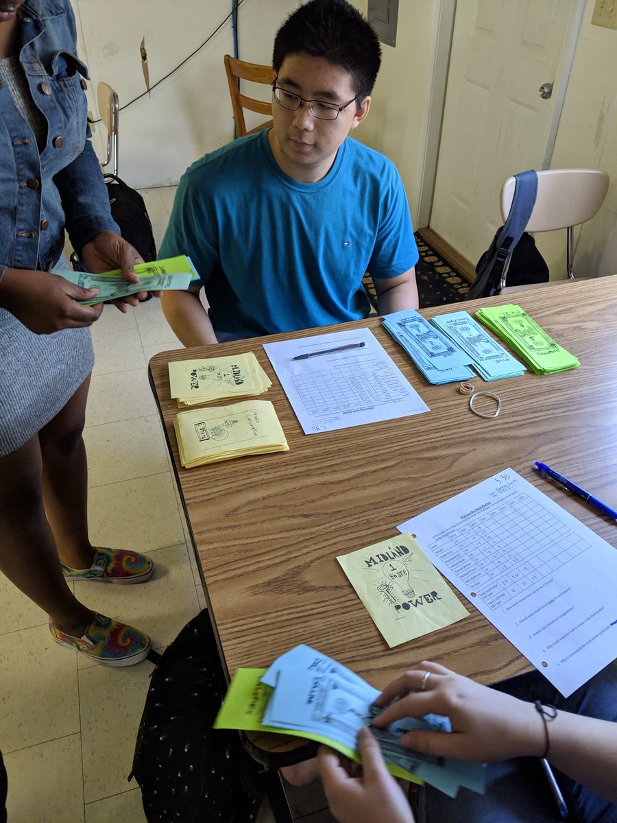 MsAllmanRHS's tweet image. Had a BLAST experiencing the stock market today! #teachingecon #ItsAGreatDayToBeAPirate