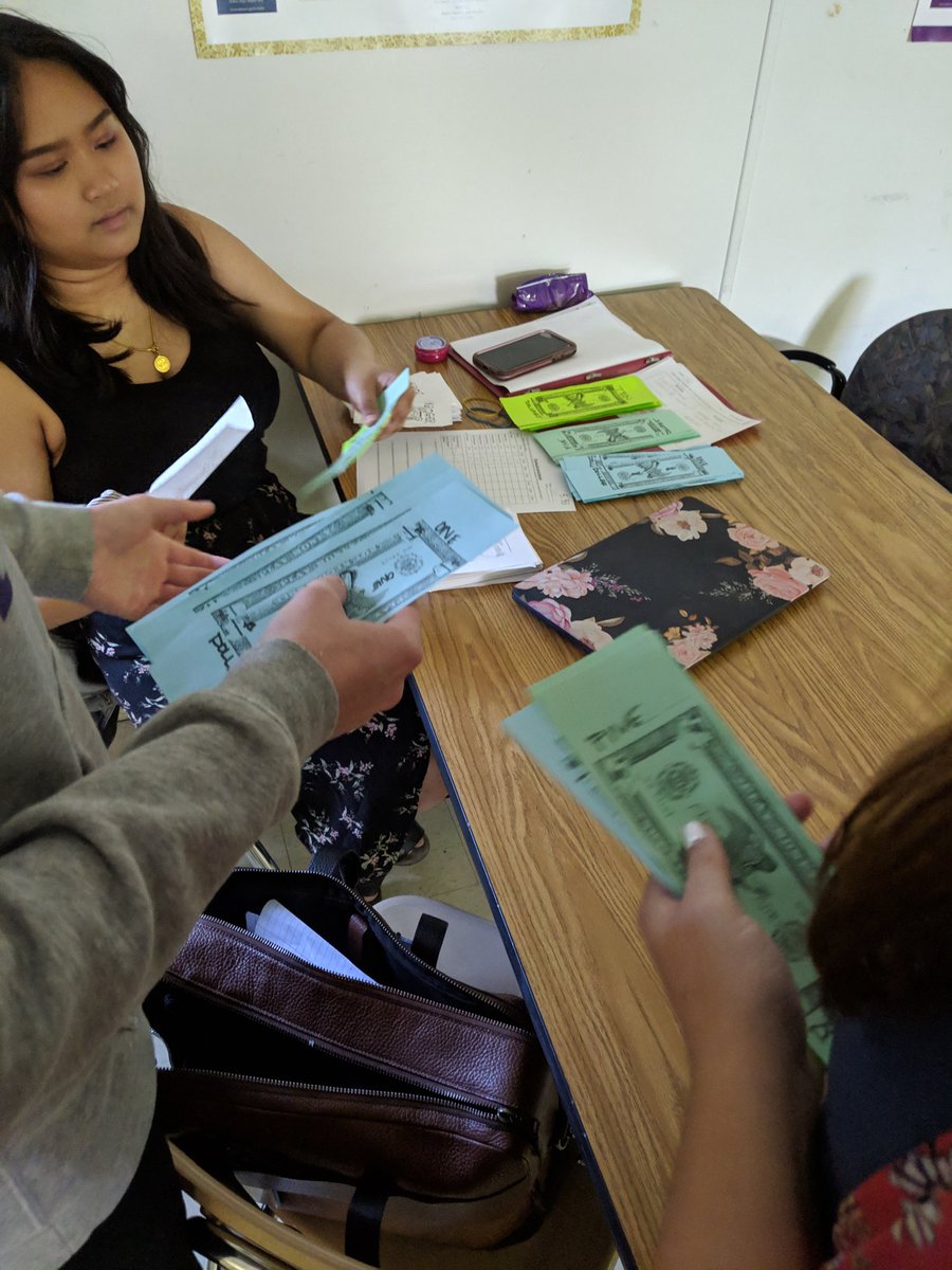 MsAllmanRHS's tweet image. Had a BLAST experiencing the stock market today! #teachingecon #ItsAGreatDayToBeAPirate