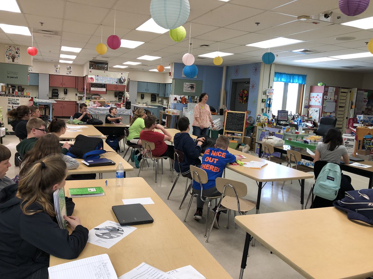 gtownjrhighFFA's tweet photo. Thanks to Danielle Thompson @OhioNatureNerd for sharing a great lesson with the 7th &amp; 8th graders about recycling, reusing and composting! We will think twice before tossing stuff in the trash! #GtownWay https://t.co/zniArHfOSg