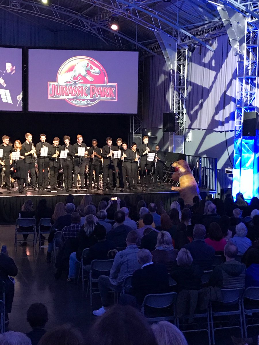 qmgs1554qma's tweet photo. Well that’s a first for a @qmgs1554 @QMHSOFFICIAL music concert !
🐉
#JurassicPark 
#realdinosaur 🤪 https://t.co/Ng9oqyRIQ1